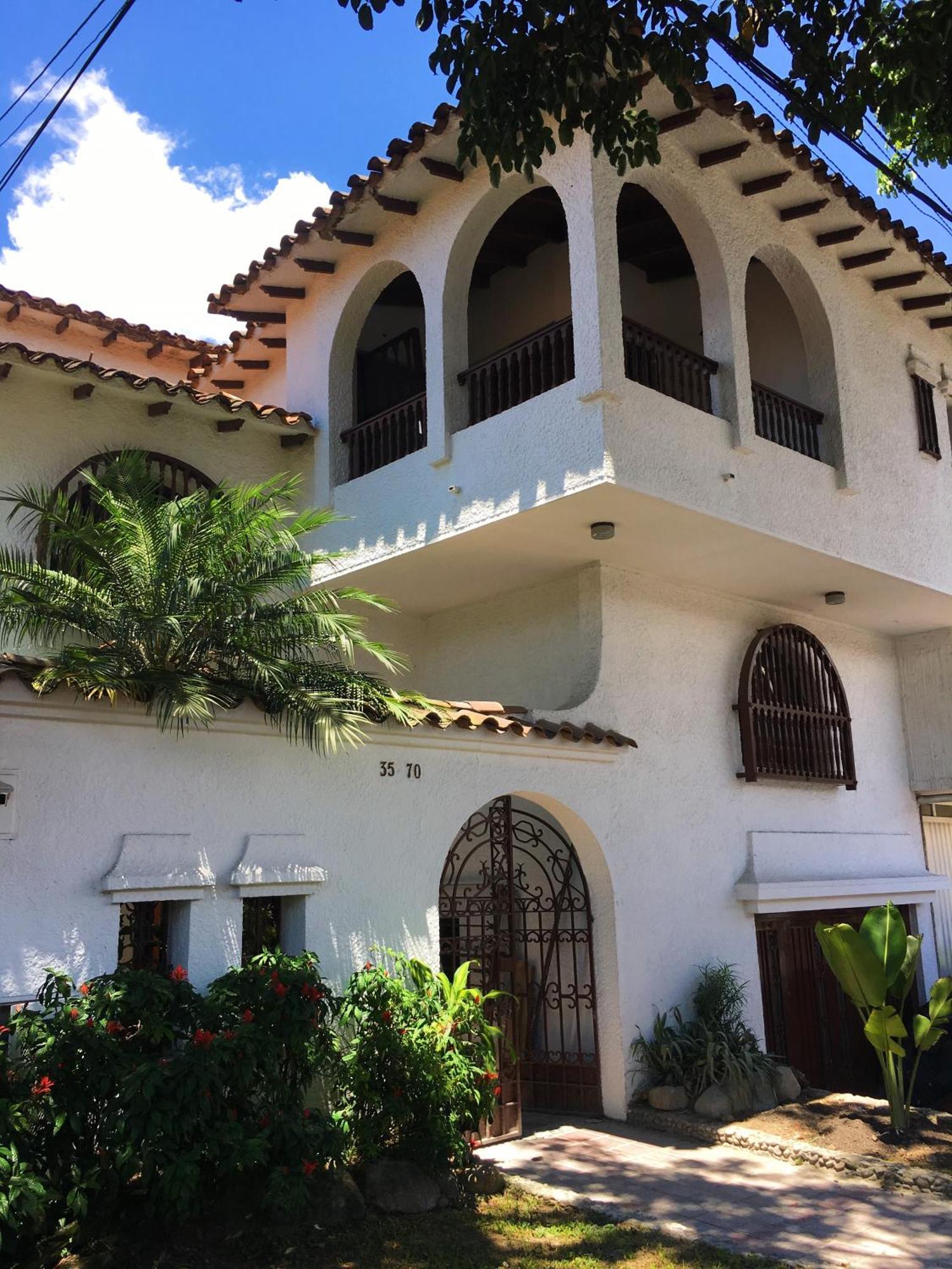 Апартаменты Oasis En El Corazon De Medellin, Laureles Экстерьер фото
